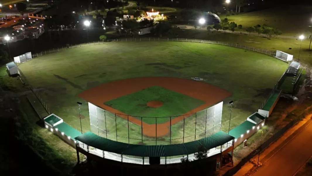 Salta inaugura una nueva cancha de béisbol