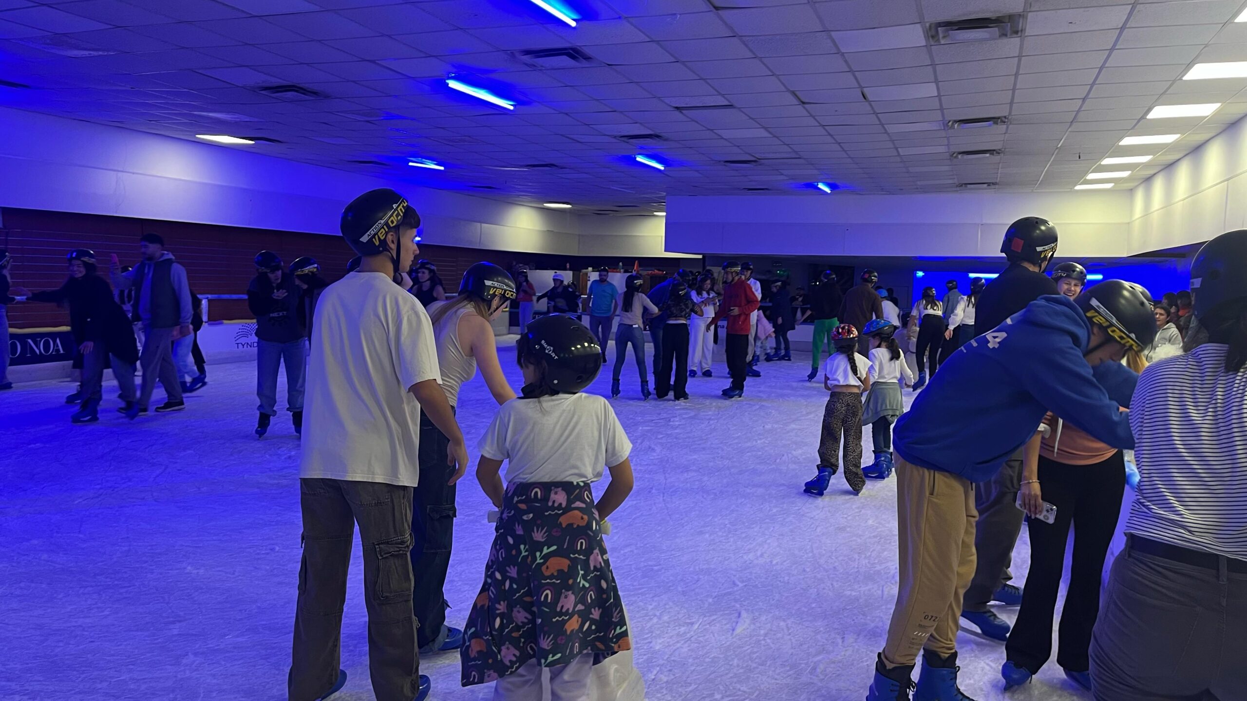 Una pista de hielo llegó a Salta: patinaje para todos en el Alto Noa