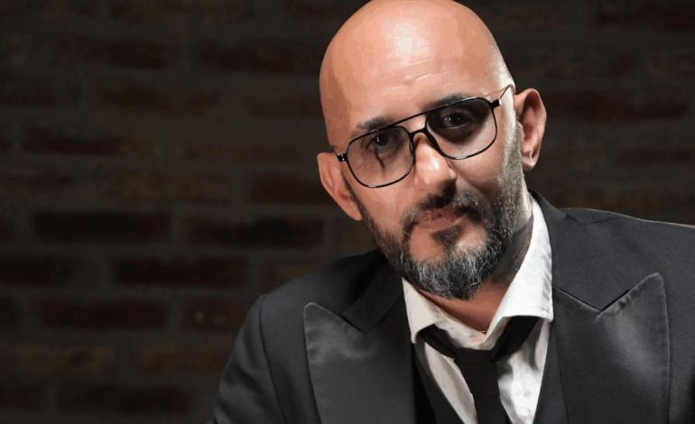 «El Pela» Romero llega a Salta con su charla «Basta de Amores de Mierda»