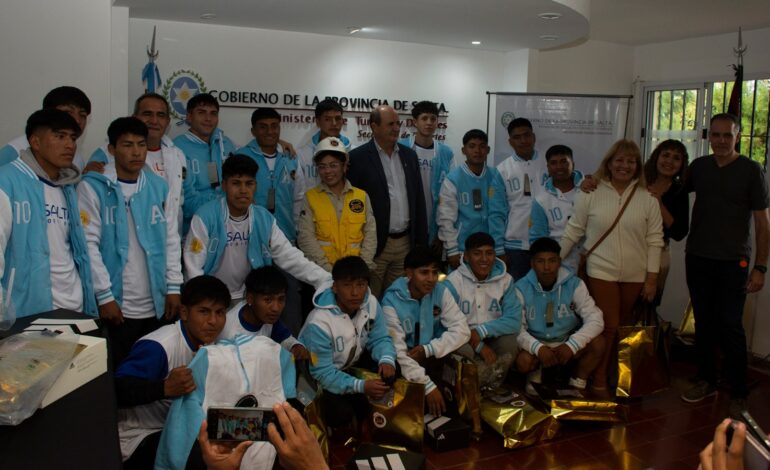 Salteños hicieron historia en China: inauguraron el primer vuelo turístico Shanghai–Tíbet