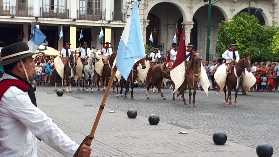 Declararon de interés turístico municipal los cambios de guardia en el Cabildo Histórico