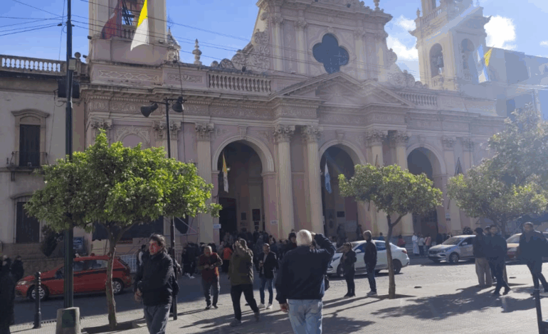 Salta reza la Novena del Señor y la Virgen del Milagro