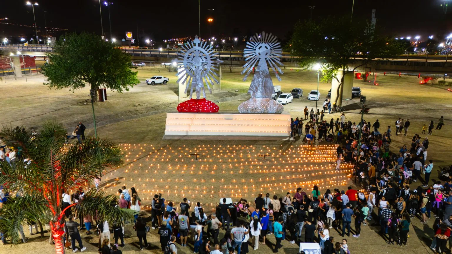 Se encendieron velas en honor a los peregrinos del Milagro