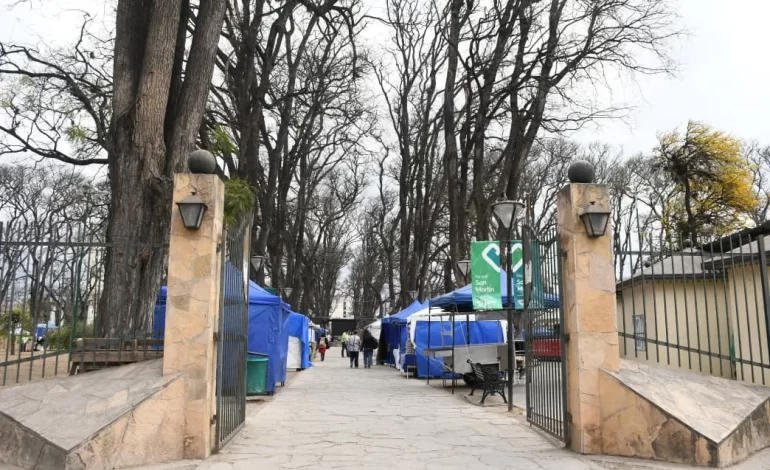 Con diferentes atractivos funciona a pleno la Feria del Milagro en el parque San Martín