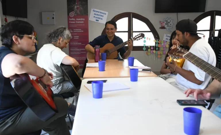 Taller de Instrumentos: la Casita del Parque vibró con los primeros acordes y melodías