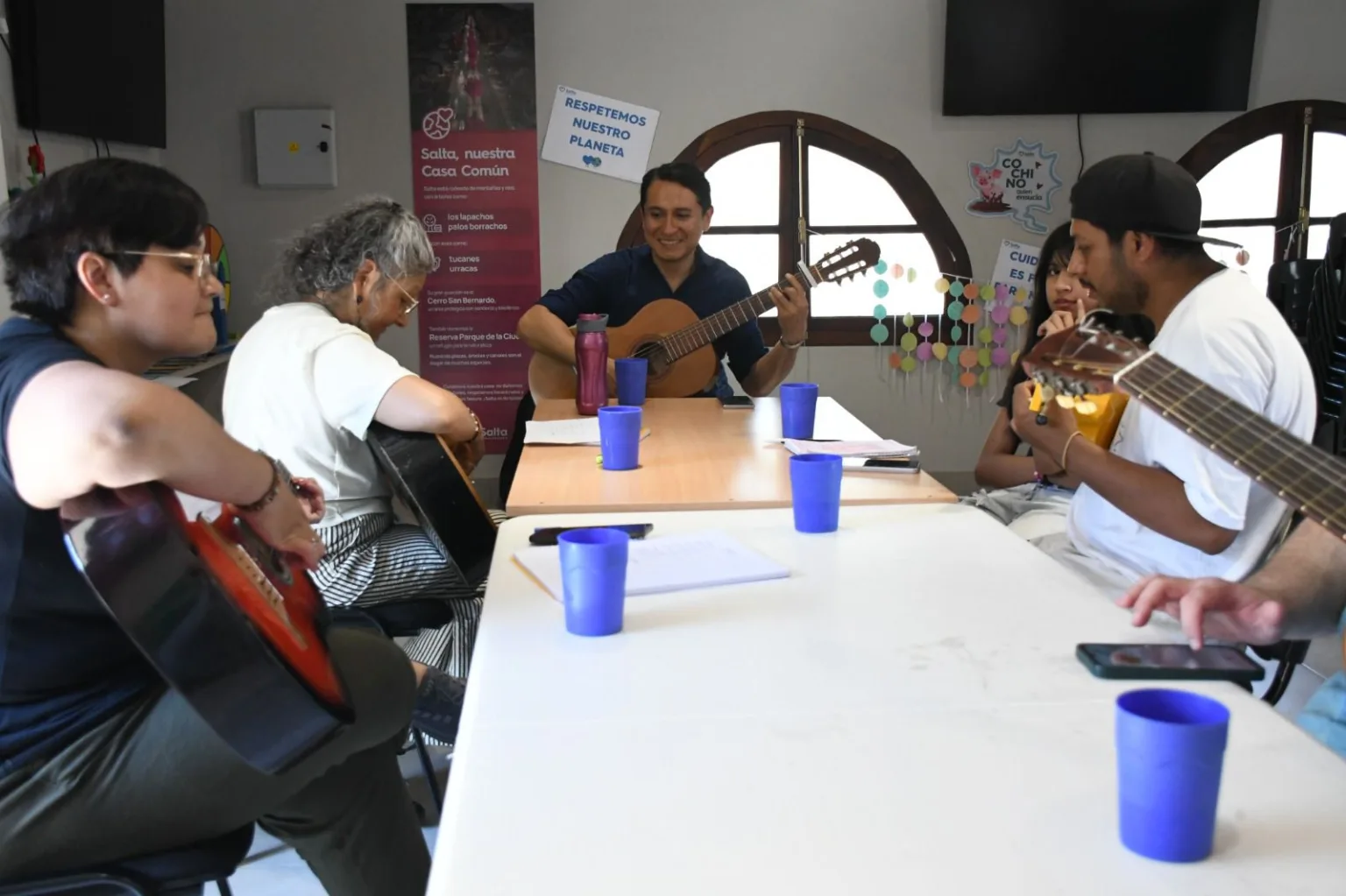 Taller de Instrumentos: la Casita del Parque vibró con los primeros acordes y melodías