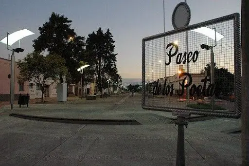 Abanico de abriles – Presentación del poemario de Paula Barraza