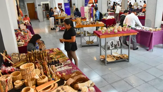 Feria de Regalos artesanales en la Casa de la Cultura