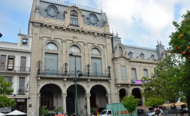 Feria Navideña de Arte 2025 – Promoción y Venta de Arte en Pequeño Formato