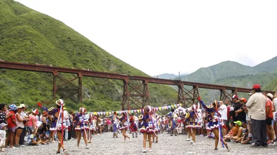 Carnaval en el Viaducto El Toro: tradición, cultura y paisaje en la Quebrada del Toro