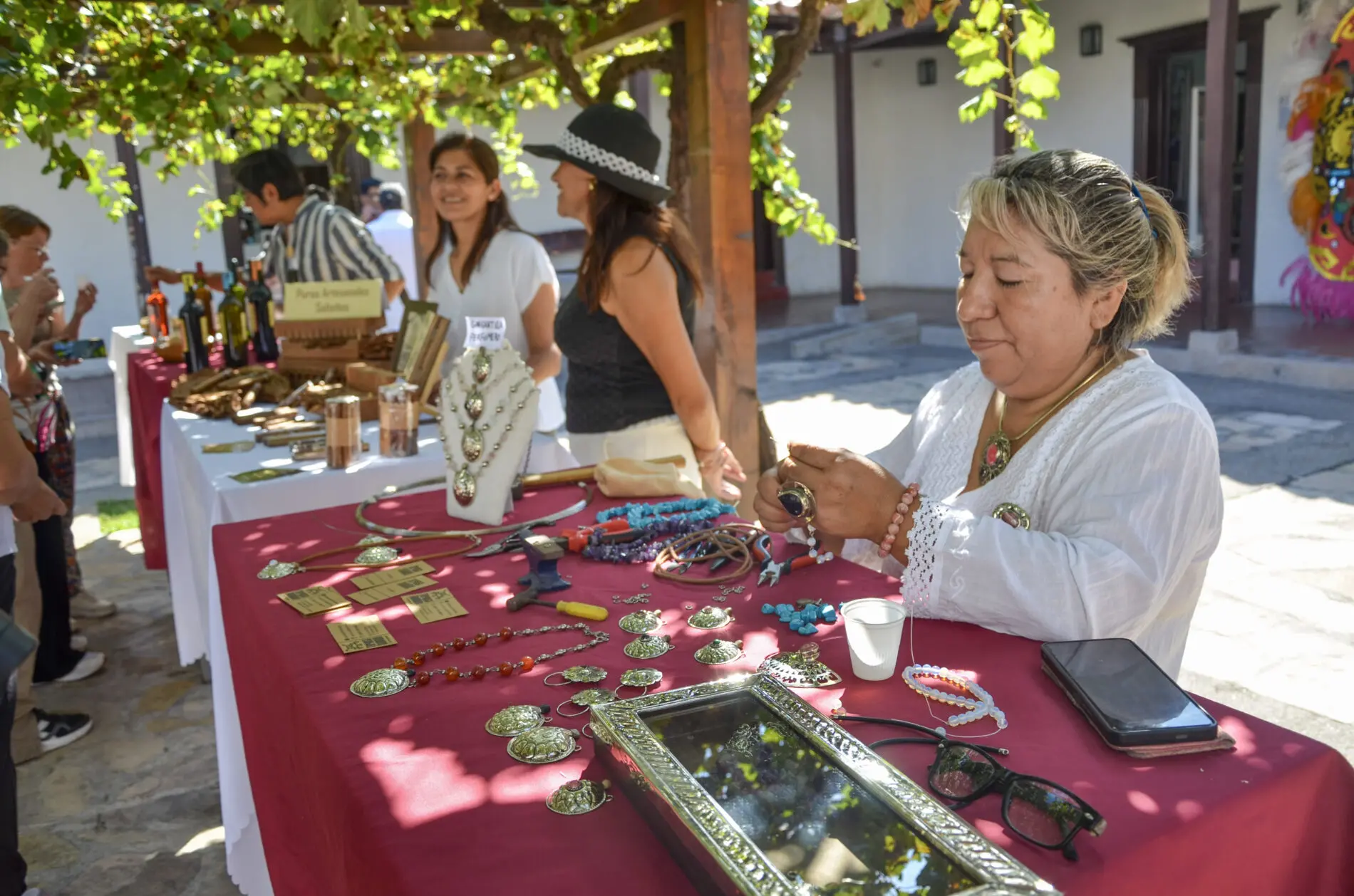 El Mercado Artesanal de Salta celebra el Día del Artesano con identidad, tradición y saberes