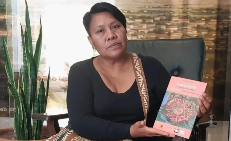 Fidelina Díaz, cacique chorote, presenta su libro Sam Santes en Bruselas