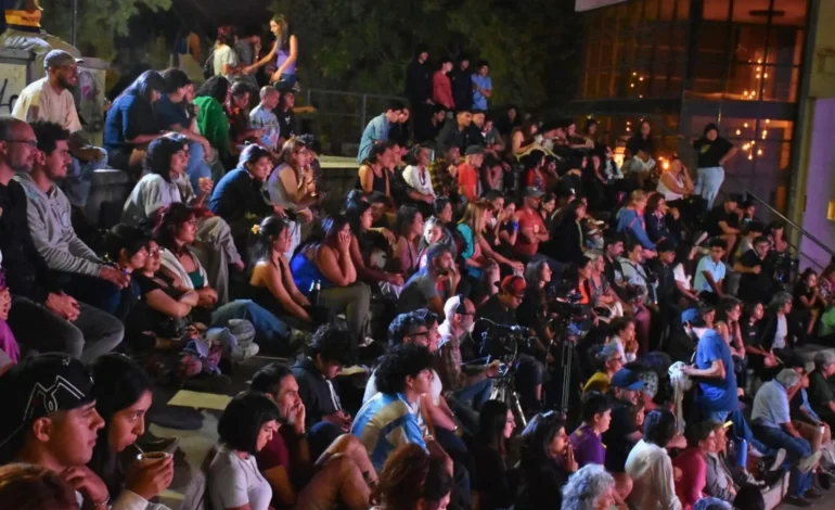 Mujeres y Diversidades en Escena reunió música, entrevistas y streaming en la Usina Cultural