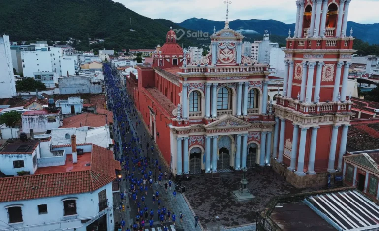 Ni la lluvia los frenó: más de 4 mil corredores hicieron vibrar la Medio Maratón New Balance