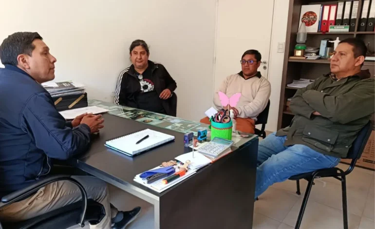 Impulsan acciones conjuntas para fortalecer el desarrollo del sector artesanal en Nazareno