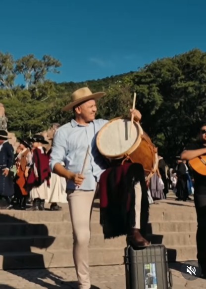 Christian Herrera celebró las 200.000 reproducciones en YouTube de «Zamba»