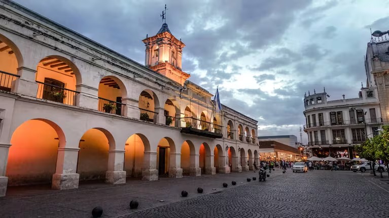  ¡Salta en los ojos del mundo (y de la arquitectura)! 