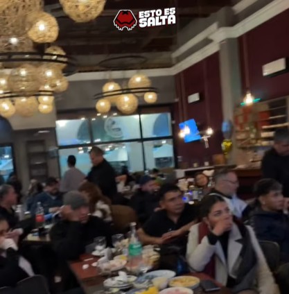Una mesa, muchos amigos y la Selección: Así se vivió en Salta  el triunfo de la Scaloneta