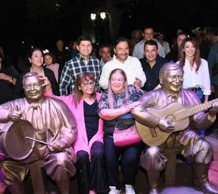 Sáenz y Lara Gros inauguraron en Orán las esculturas de Federico Córdoba y «Ucucha» Franco, históricos integrantes de Las Voces de Orán